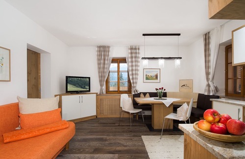 Hoetting Apartment | Do you know wild oak? This oak species is the main actor in this apartment ...