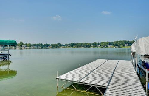 Union House | Dock and Kayaks Lake-View Home, 29 Mi to Notre Dame