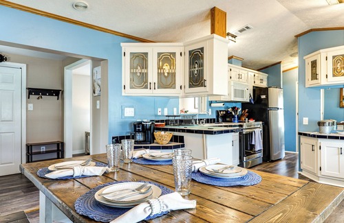 Elberta House | Dock & Boat Ramp Access: Home Near Wolf Bay!
