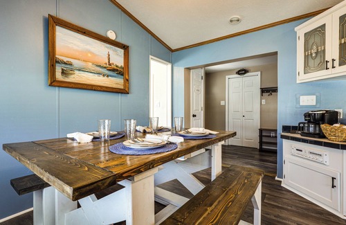 Elberta House | Dock & Boat Ramp Access: Home Near Wolf Bay!