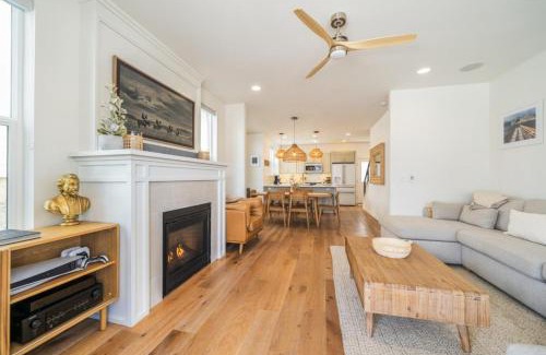 Chelan House | Dock Holiday with Carriage House #134