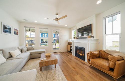Chelan House | Dock Holiday with Carriage House #134