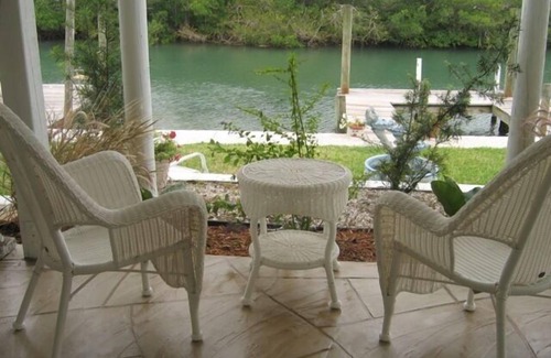 Nokomis Villa | Dockside 1-Bedroom Villa