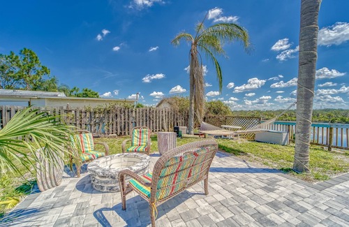 Southside Rural Community Apartment | Dockside Oasis, Private Entrance & Balcony