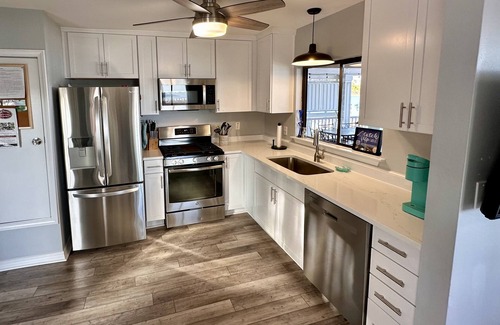 Ono Island House | Dockside Paradise!- Kayaks, Hot Tub & Private Dock–Minutes from Beaches & Dining
