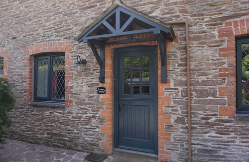 Slapton House | Dog friendly 2 bed barn - walking distance to Slapton Sands Beach & Slapton Ley