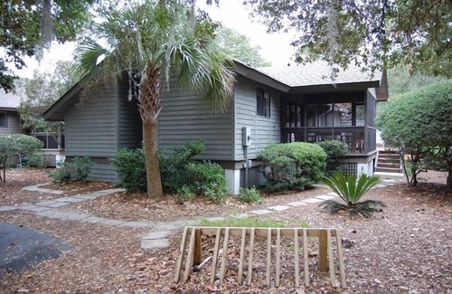 West Beach Cottage | Dog friendly,3 bedrooms/2baths Oceanwoods Cottage, 100 yards to the beach