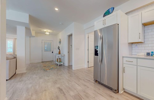 Ocean Isle Beach House | Dog-friendly, 8 minutes to beach with shared pool, covered patio, & big backyard