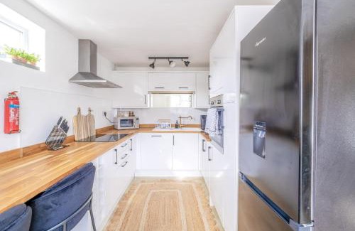 Winterton-on-Sea House | Dog friendly beach house with hot tub - Winterton on Sea