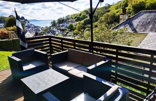 West Looe House | Dog friendly detached Nancecliff Cottage-enclosed garden & ocean view-Cornwall