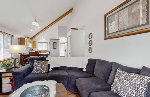 Klamath Falls House | Dog-friendly duplex with access to indoor pool, sports courts, & hiking trails