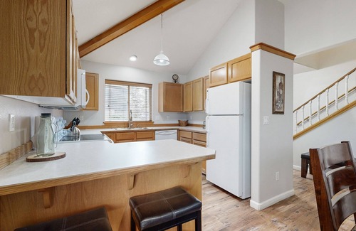 Klamath Falls House | Dog-friendly duplex with access to indoor pool, sports courts, & hiking trails