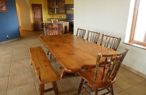 Buena Vista House | Dog Friendly- Hacienda Vista- Come Relax and Enjoy the Views!