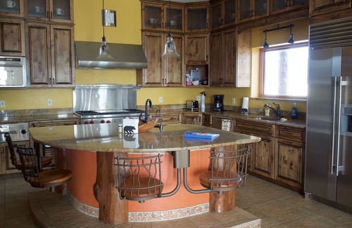 Buena Vista House | Dog Friendly- Hacienda Vista- Come Relax and Enjoy the Views!