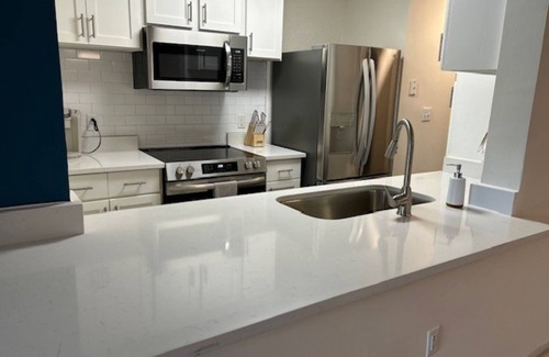 Cornelius Apartment | Dog-Friendly lakefront apartment with shared pool and boat slip.