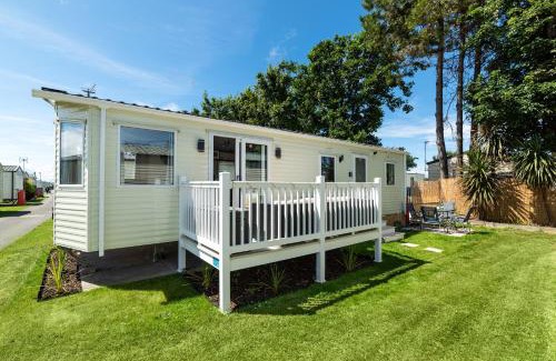 Prestatyn House | Dog Friendly Lovely Caravan by Beach Prestatyn N Wales 6 Berth Read full Host details before booking Mon in to Fri out Fri in to Mon out Mon to Mon Fri to Fri ONLY
