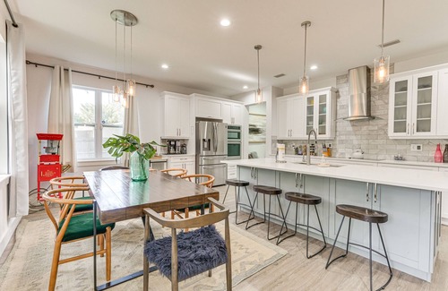 Bearss Plaza House | Dog-Friendly Lutz Family Home w/Large Yard!