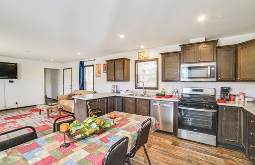Miller House | Dog-Friendly Miller Hunting Retreat!