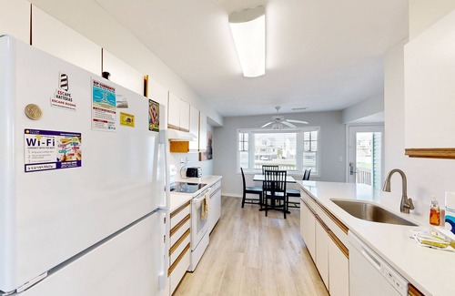 Buxton House | Dog-friendly townhouse w/WiFi, private W/D, shared pool, AC - ocean view