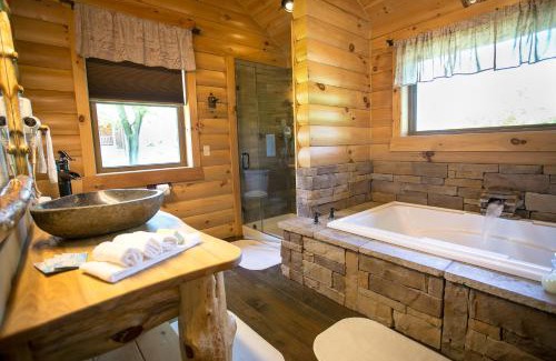Millersburg House | Dogwood Cabin by Amish Country Lodging
