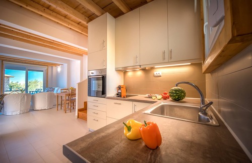 Psarou Villa | Dolce Luxury Suites Villas with private swimming pool 50 meters to the beach