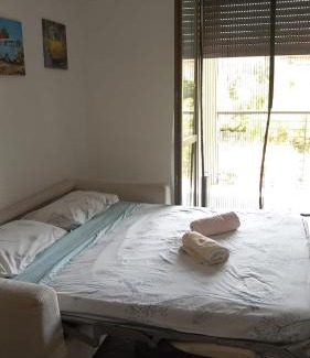 Zona XXXIII Acilia Sud Apartment | DolceCasaLeoGiu con parcheggio coperto gratuito