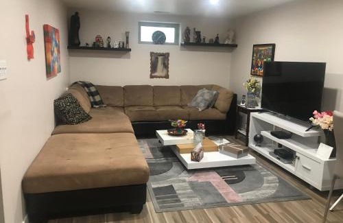Fort Saskatchewan Bed & Breakfast | Dolly's Deluxe Suite