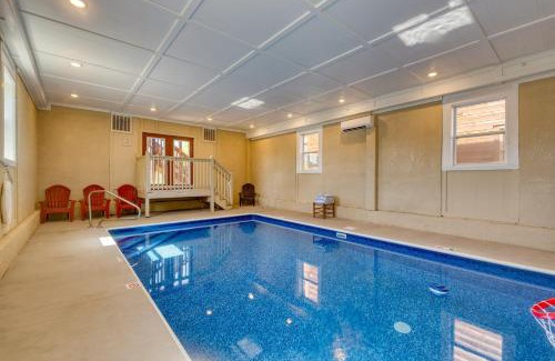 Caton House | Dolly's Lodge by AvantStay Sleeps 28 - Luxe Smokies Cabin Game Room Hot Tub Views Near Attractions