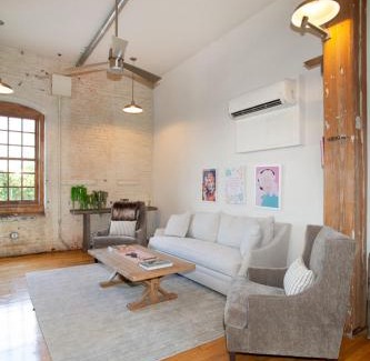 Downtown Knoxville Apartment | Dollys Downtown Loft Knoxville