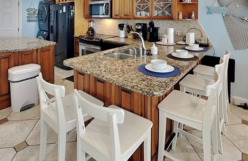 Galveston Condo | Dolphin Lair | Oceanfront + Pool