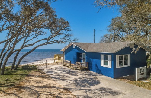 Alligator Point House | "Dolphin Reef" Adorable coastal cottage with a fully fenced yard right on the Gulf!