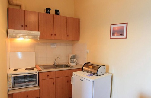 Katsimatika Villa | Dolphin Studio Swimming Pool Walk to Beach Sea Views A C Wifi Car Not Required - 559