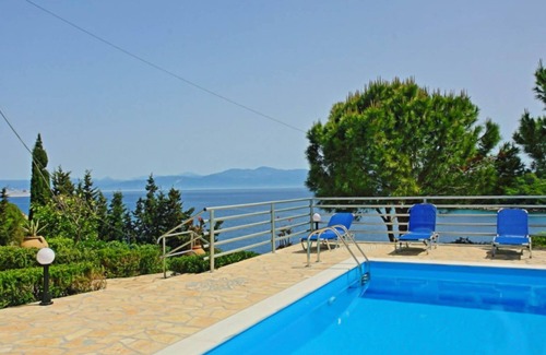 Katsimatika Villa | Dolphin Studio Swimming Pool Walk to Beach Sea Views A C Wifi Car Not Required - 559