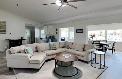 Palm Harbor House | Dolphin View Oasis