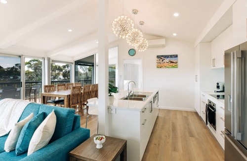 Lake Wangary House | Dolphinview Has Changed - and it is Spectacular - now one of Coffin Bay's Premier Holiday Homes