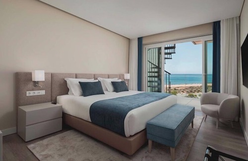 Cavacos Hotel | Dom Pedro Residences