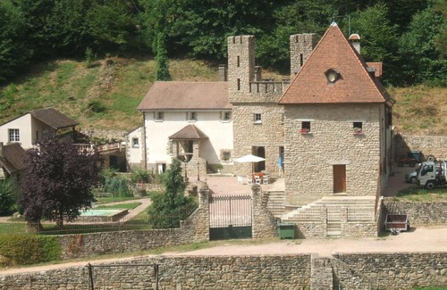 Saint-Sernin-du-Bois House | Domaine Du Bas De Chene