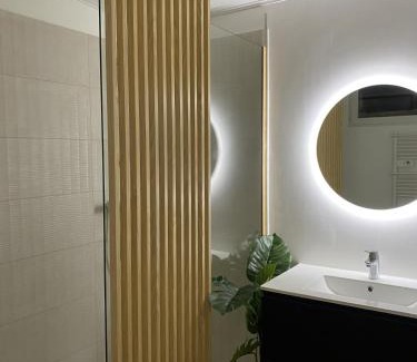 Beziers Apartment | Domaine Font Castel - Gîte Wavre