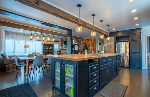 Saint-Jean-de-Matha Ski Chalet | Domaine Ormes Hot Tub Lake Pool Table Kayak