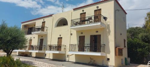 Skoutari Apartment | Domaine Papakonstantis Apartments To Let