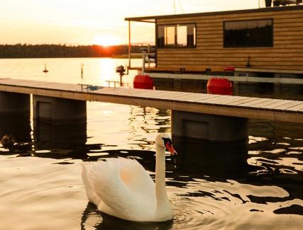 Ruciane-Nida Apartment | Domek na wodzie - Houseboat -sauna, taras na dachu, dwie sypialnie