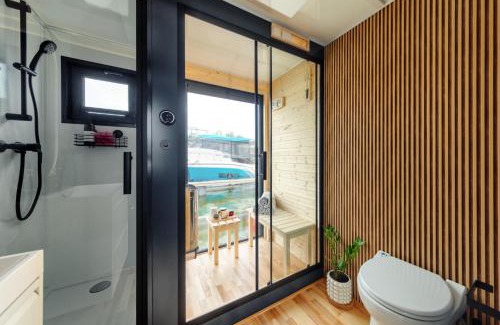 Ruciane-Nida Apartment | Domek na wodzie - Houseboat -sauna, taras na dachu, dwie sypialnie