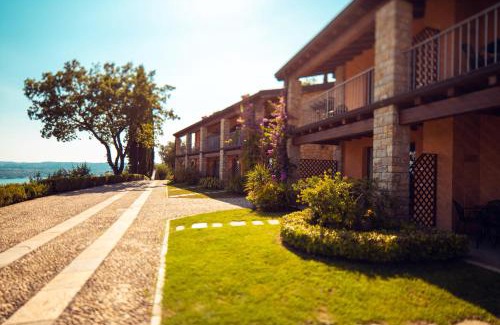 Gardone Riviera Apartment | Domina Borgo degli Ulivi - Garda Lake
