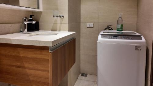 Maribago Apartment | Dominiks Comfort and silent Studio Tambuli Balcony Pool Mactan Ocean View High Floor