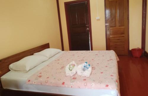 Don Det House | Don Det Mr.B Riverside Budget Guesthouse