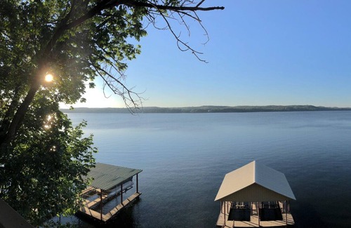 Iuka House | Don's Lake House - Pickwick Lake - Stunning Views