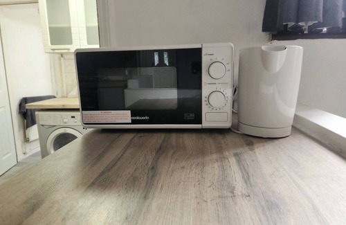 Doncaster House | Doncaster Serviced Accommodation - 3 Bed House- Ideal for Contractors/Families