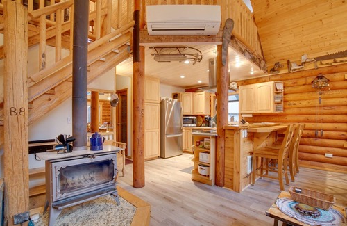 Wagon Wheel Cabin | Donnelly Cabin w/Private Deck: Near Lake Cascade!