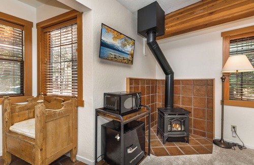 Truckee Hotel | Donner Lake Inn