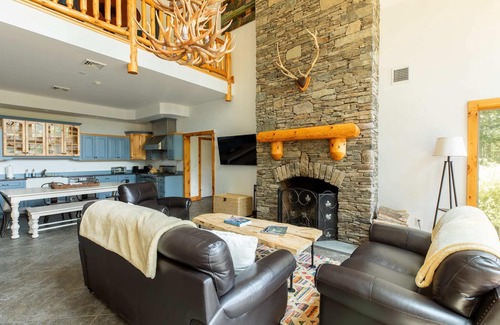 Ancram House | Doodletown Cabin: Pond—Outdoor Dining—Games Barn!